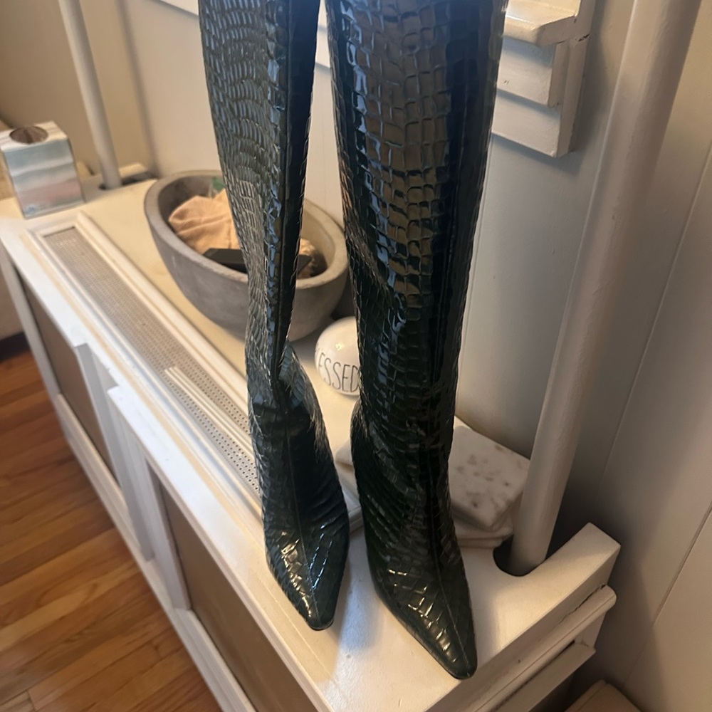 Forever 21 Dark Green Croc-Embossed Heeled Boots patent leather